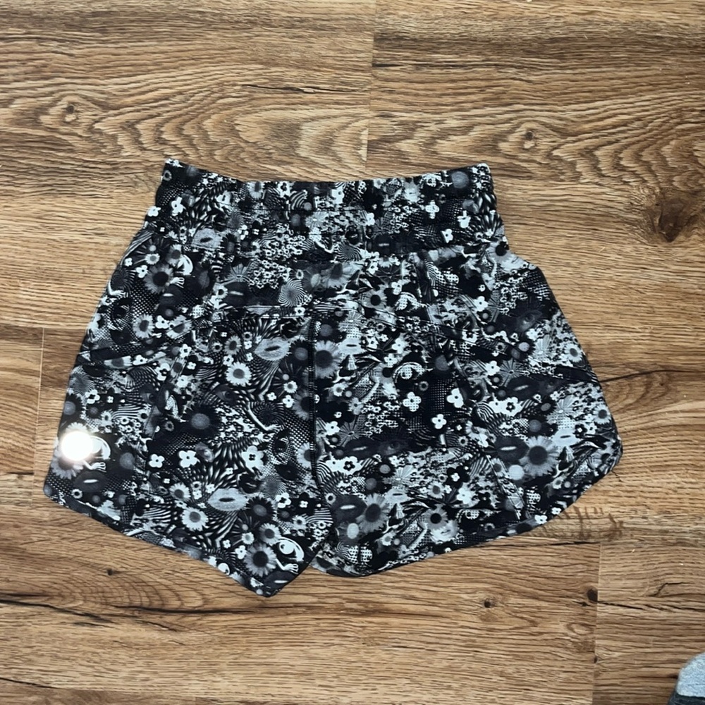 Size 4 Tracker - image 1